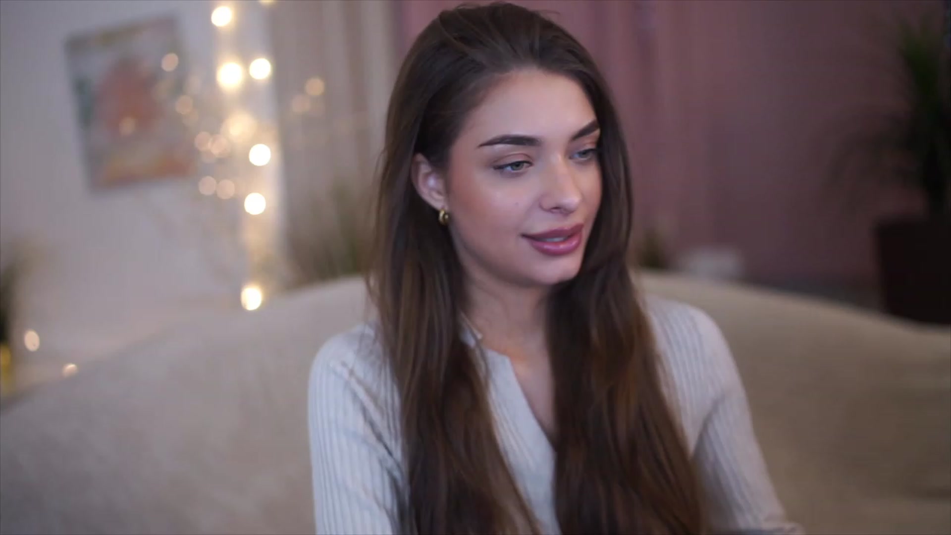 Gallery image thumbnail from Harmonywonder's myfreecams stream on, 02/17/2023, 16:23 image 1 of 20
