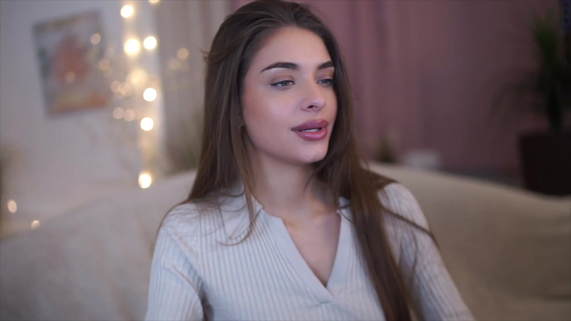 Gallery image thumbnail from Harmonywonder's myfreecams stream on, 02/17/2023, 16:23 image 4 of 20
