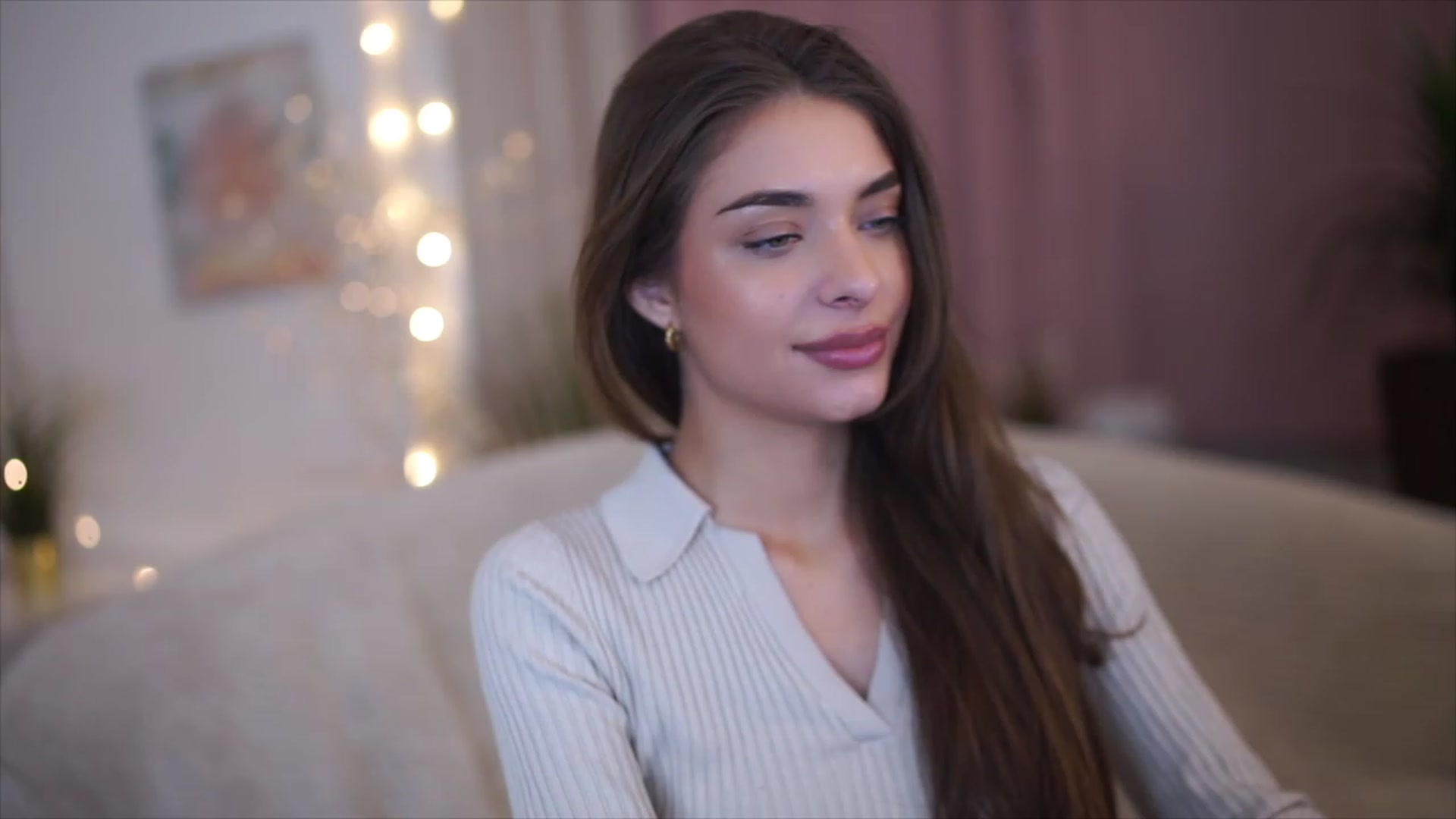 Gallery image thumbnail from Harmonywonder's myfreecams stream on, 02/17/2023, 16:23 image 6 of 20