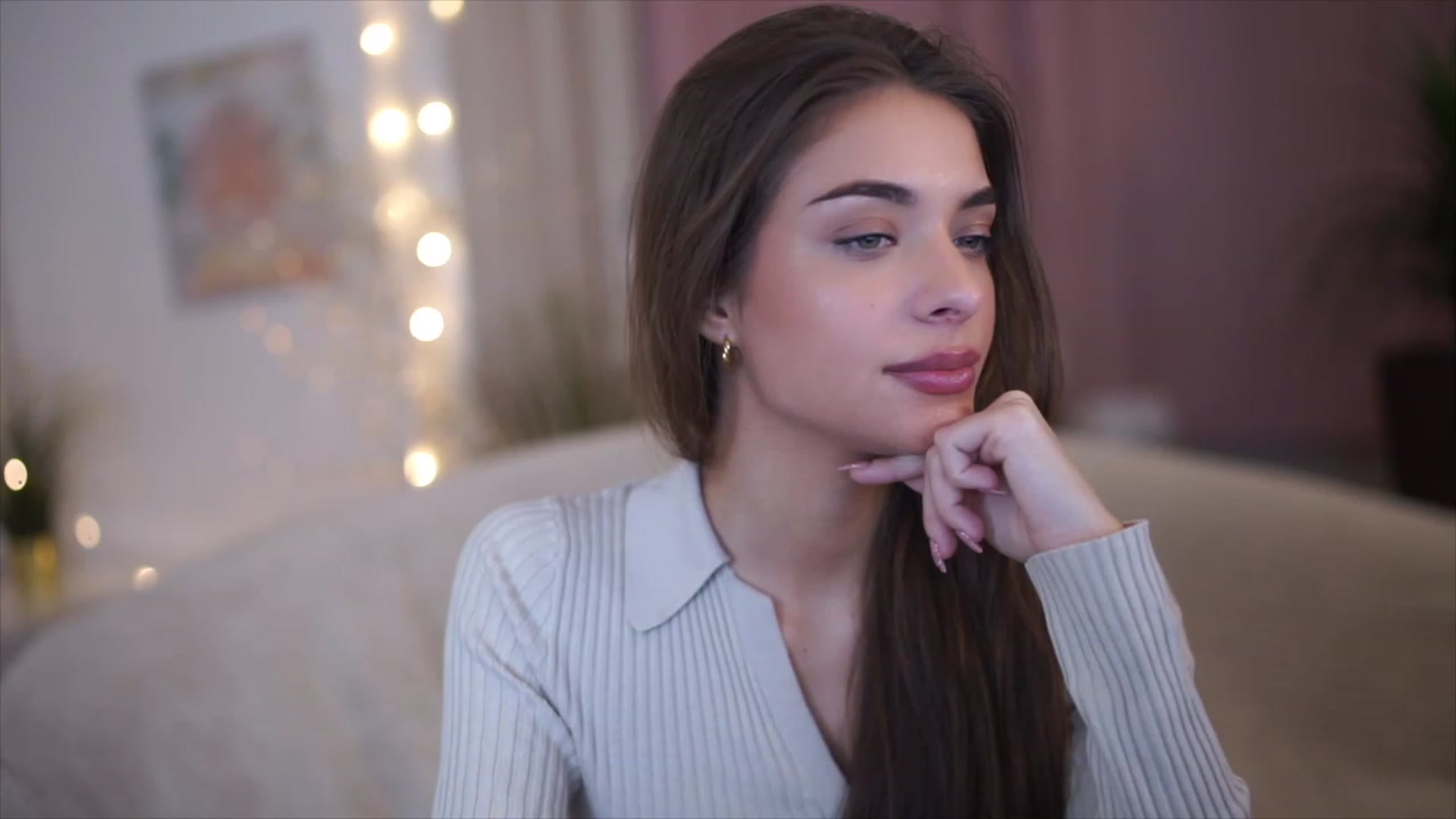 Gallery image thumbnail from Harmonywonder's myfreecams stream on, 02/17/2023, 16:23 image 7 of 20
