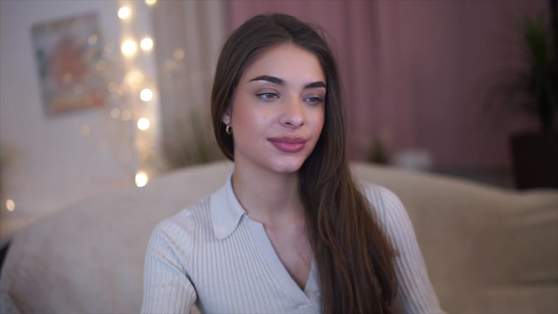Gallery image thumbnail from Harmonywonder's myfreecams stream on, 02/17/2023, 16:23 image 18 of 20