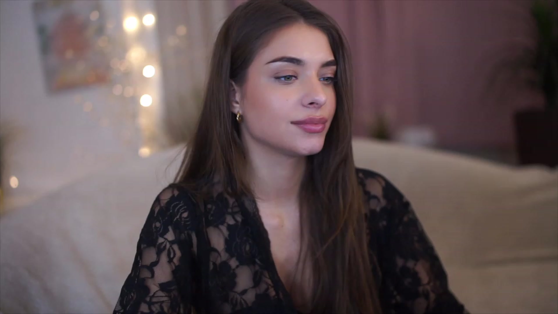 Gallery image thumbnail from Harmonywonder's myfreecams stream on, 02/17/2023, 17:07 image 16 of 20