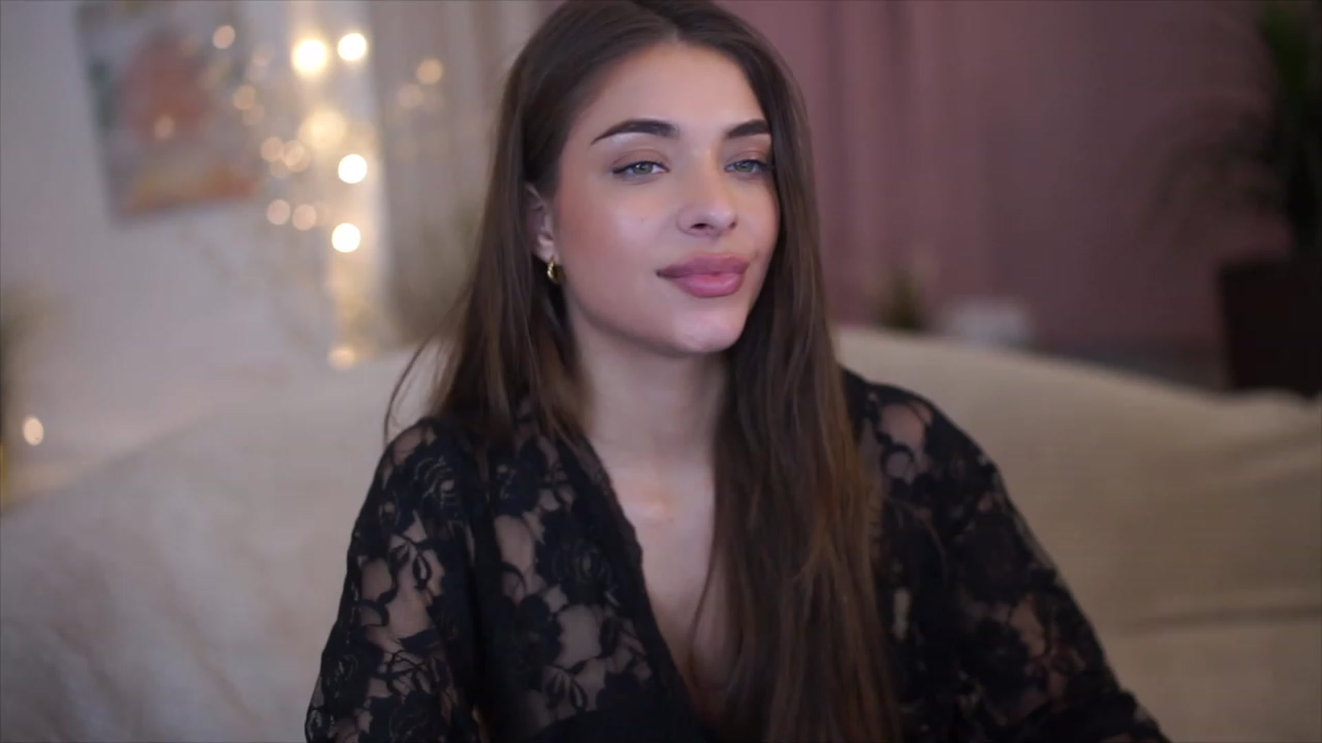 Gallery image thumbnail from Harmonywonder's myfreecams stream on, 02/17/2023, 17:07 image 9 of 20