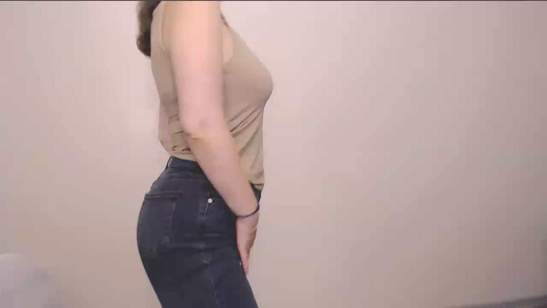 Gallery image thumbnail from HartFoxx's myfreecams stream on, 07/15/2026, 23:46 image 17 of 20