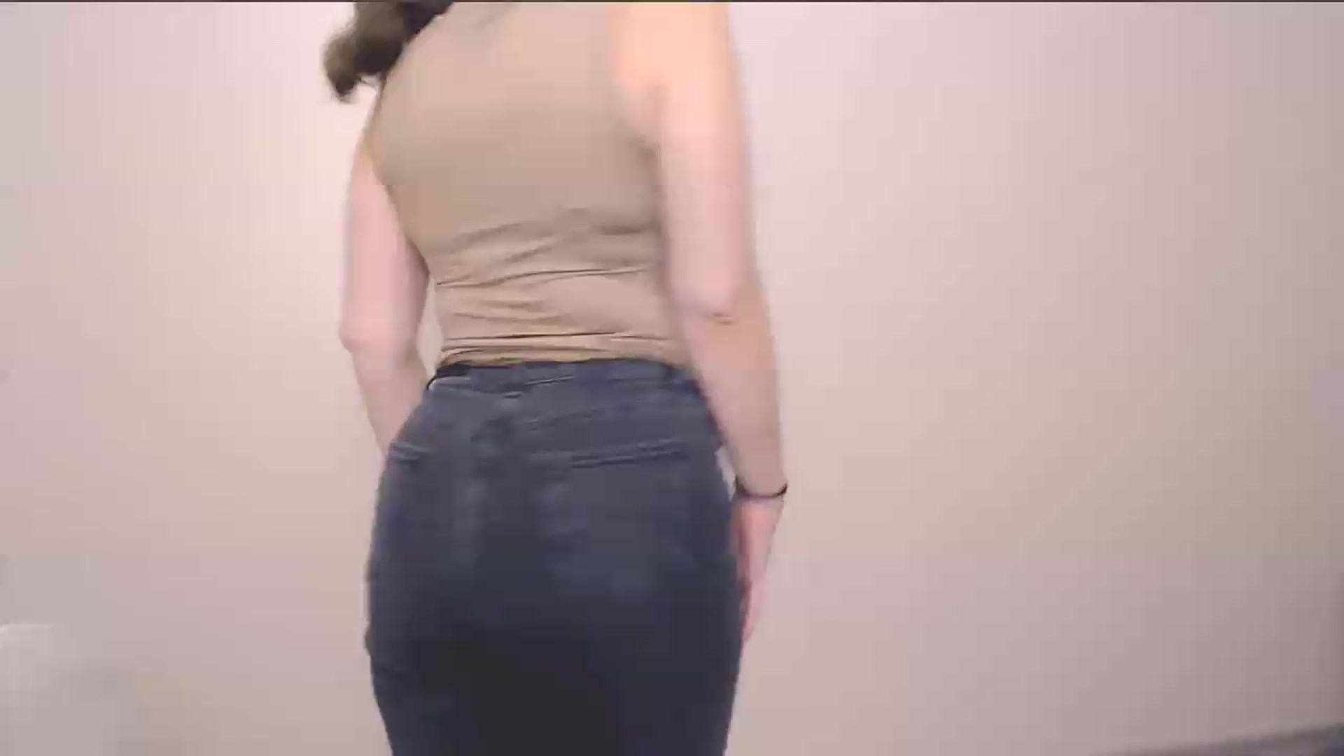 Gallery image thumbnail from HartFoxx's myfreecams stream on, 07/15/2026, 23:46 image 19 of 20