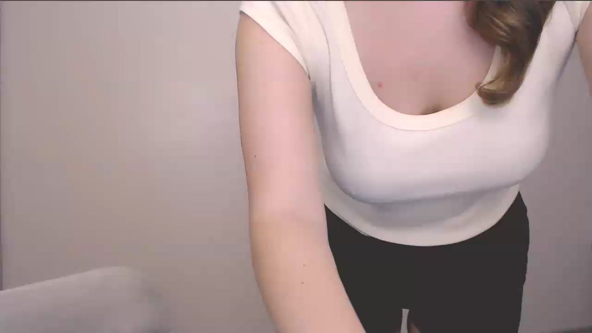 Gallery image thumbnail from HartFoxx's myfreecams stream on, 08/06/2026, 23:33 image 3 of 20