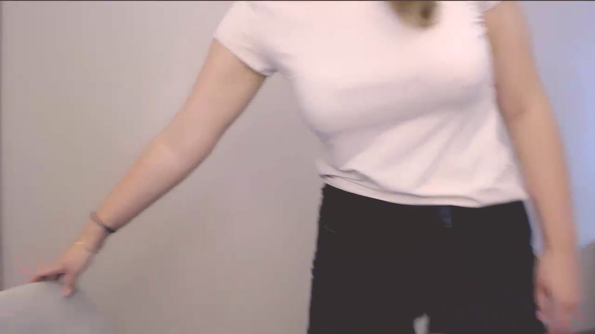 Gallery image thumbnail from HartFoxx's myfreecams stream on, 08/11/2026, 07:29 image 16 of 20