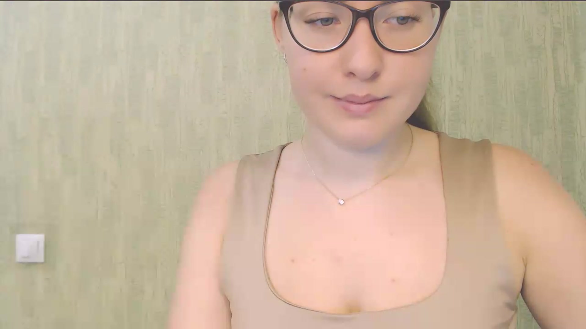 Gallery image thumbnail from HartFoxx's myfreecams stream on, 08/19/2026, 22:18 image 17 of 20