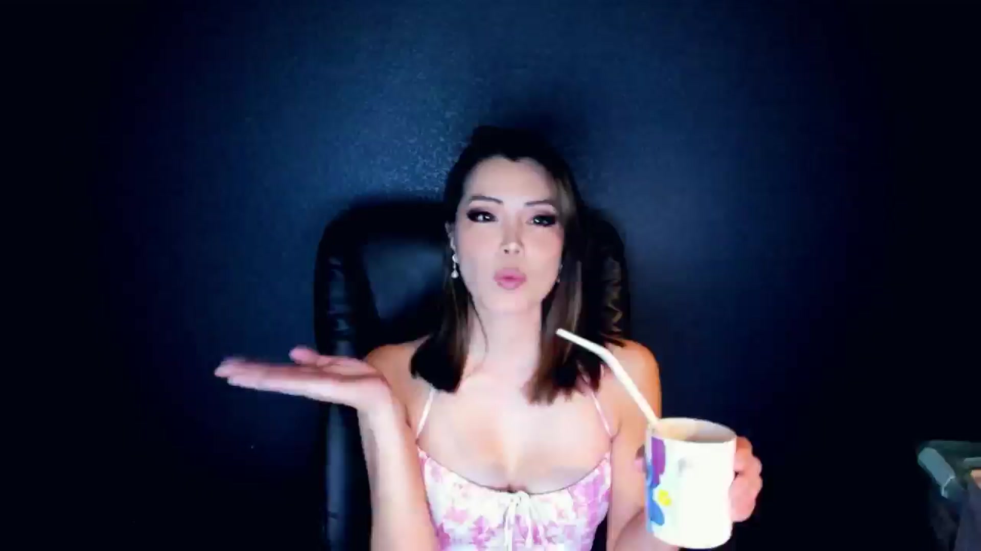 Gallery image thumbnail from Haru_'s myfreecams stream on, 04/18/2025, 05:43 image 13 of 20