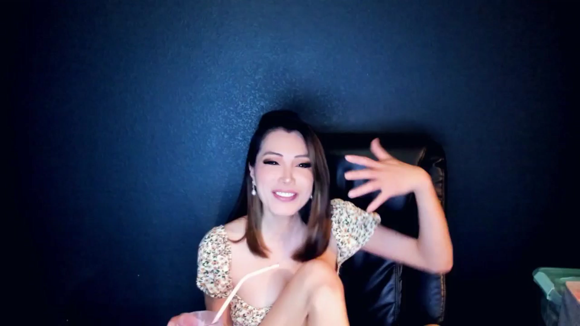 Gallery image thumbnail from Haru_'s myfreecams stream on, 04/25/2025, 05:03 image 15 of 20