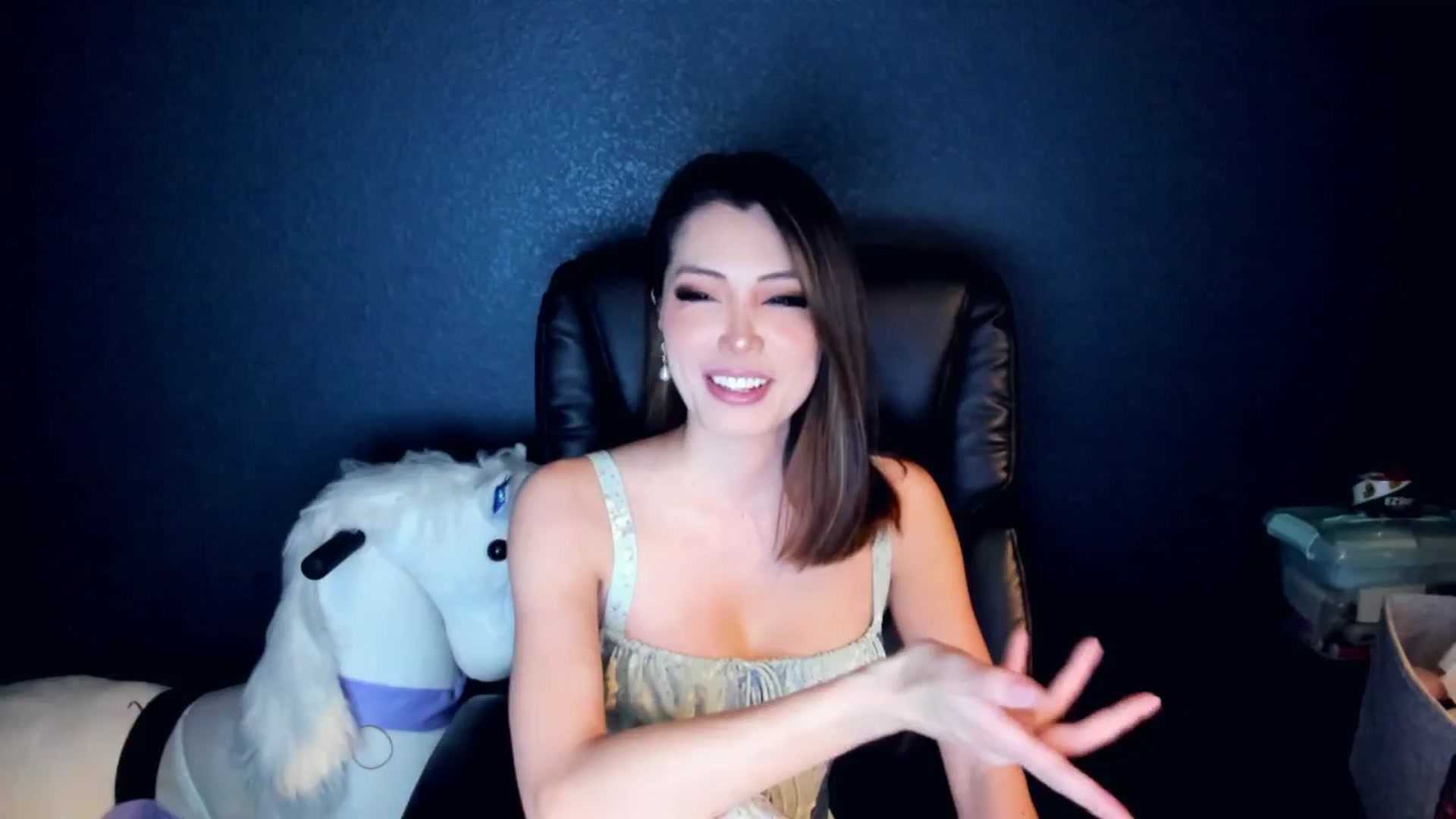 Gallery image thumbnail from Haru_'s myfreecams stream on, 04/29/2025, 05:16 image 13 of 20