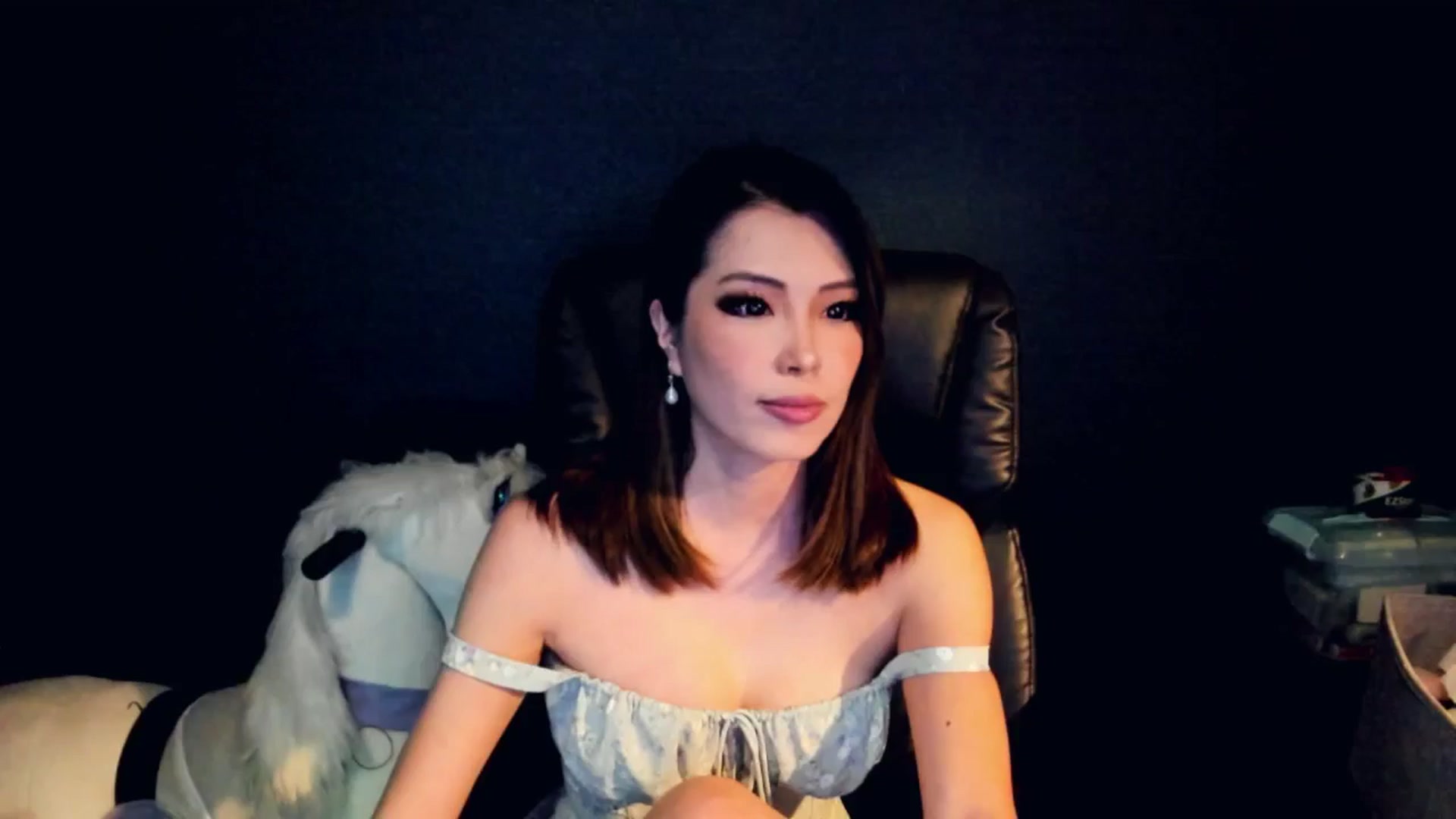 Gallery image thumbnail from Haru_'s myfreecams stream on, 04/29/2025, 05:16 image 8 of 20