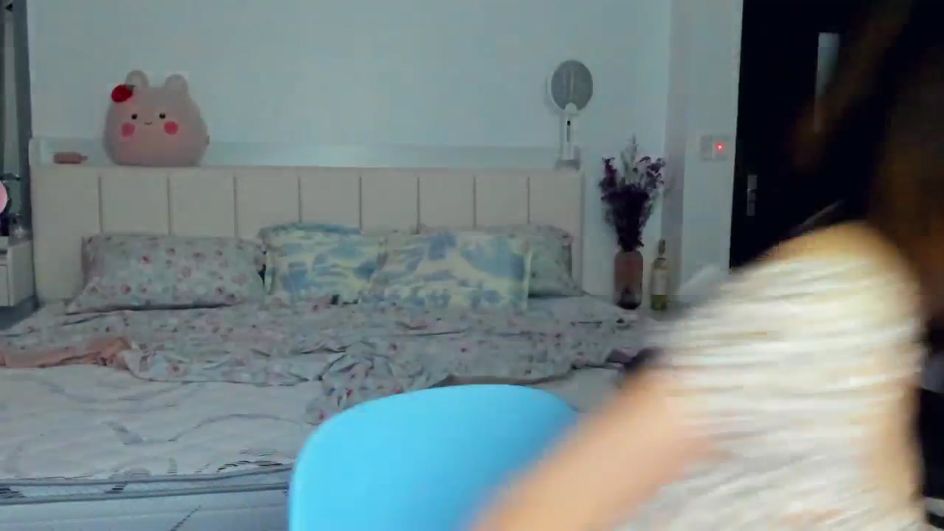 Gallery image thumbnail from Haru_'s myfreecams stream on, 06/03/2025, 05:56 image 6 of 20