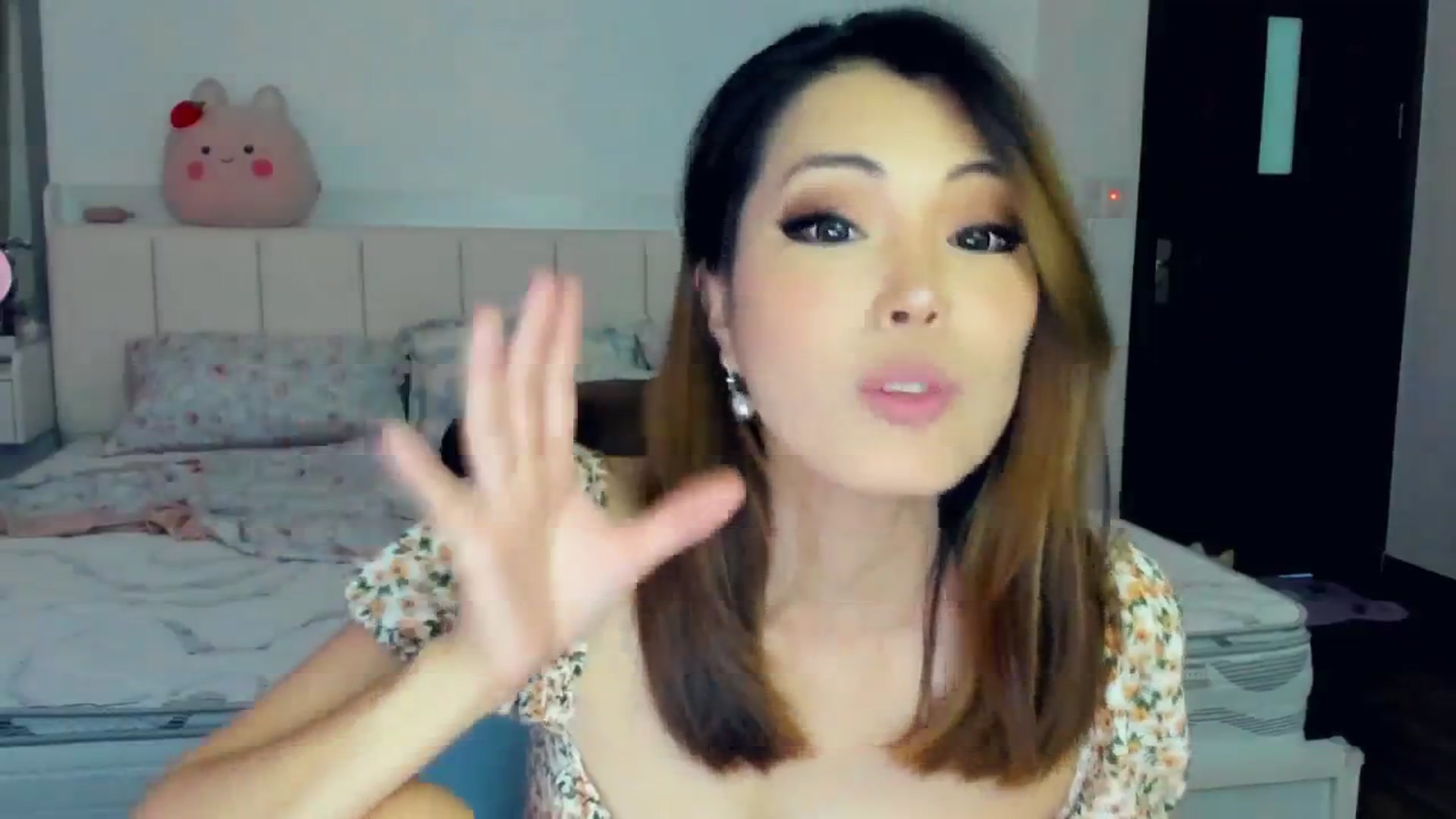 Gallery image thumbnail from Haru_'s myfreecams stream on, 06/03/2025, 05:56 image 13 of 20