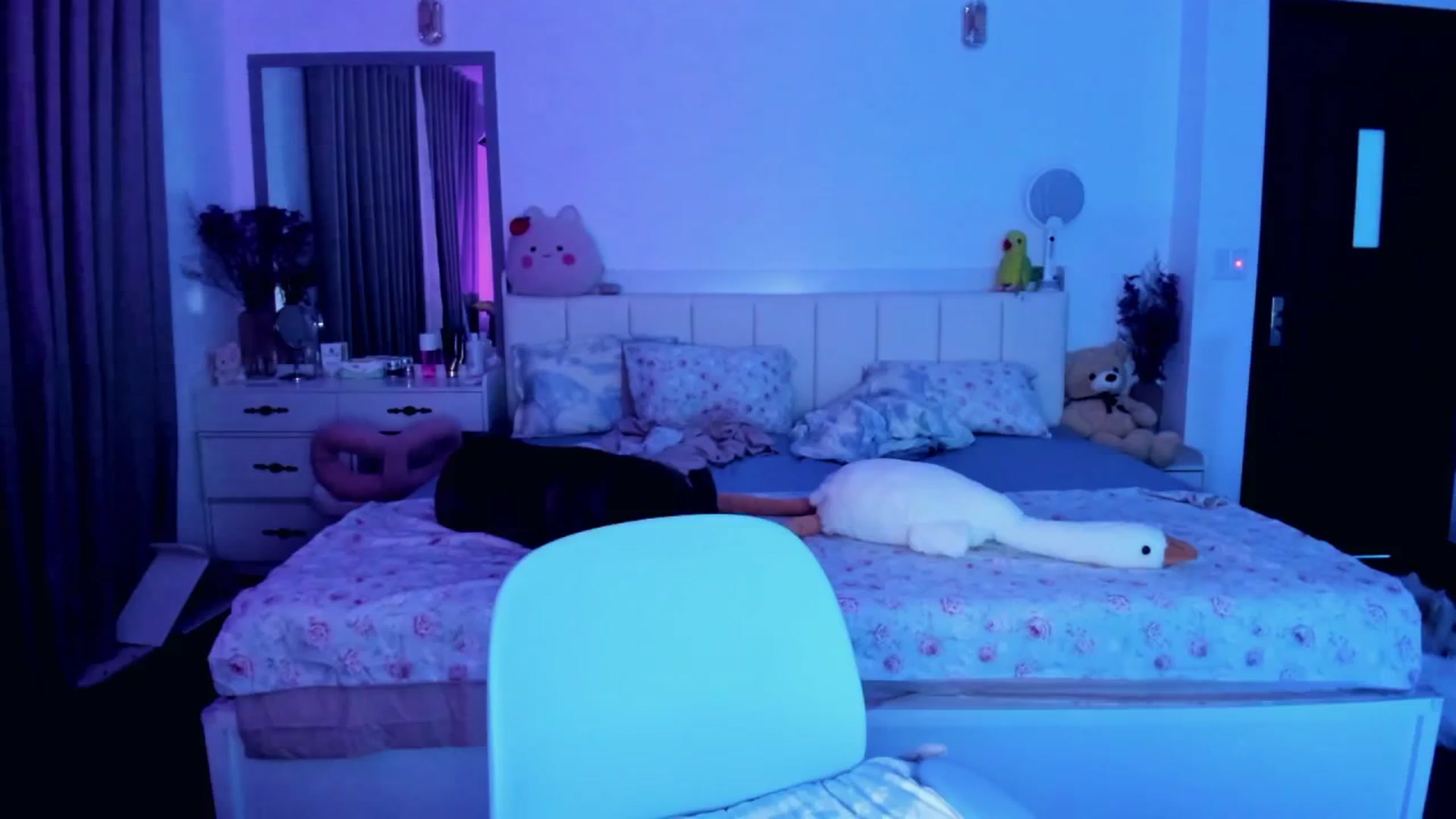 Gallery image thumbnail from Haru_'s myfreecams stream on, 06/10/2025, 06:07 image 16 of 20