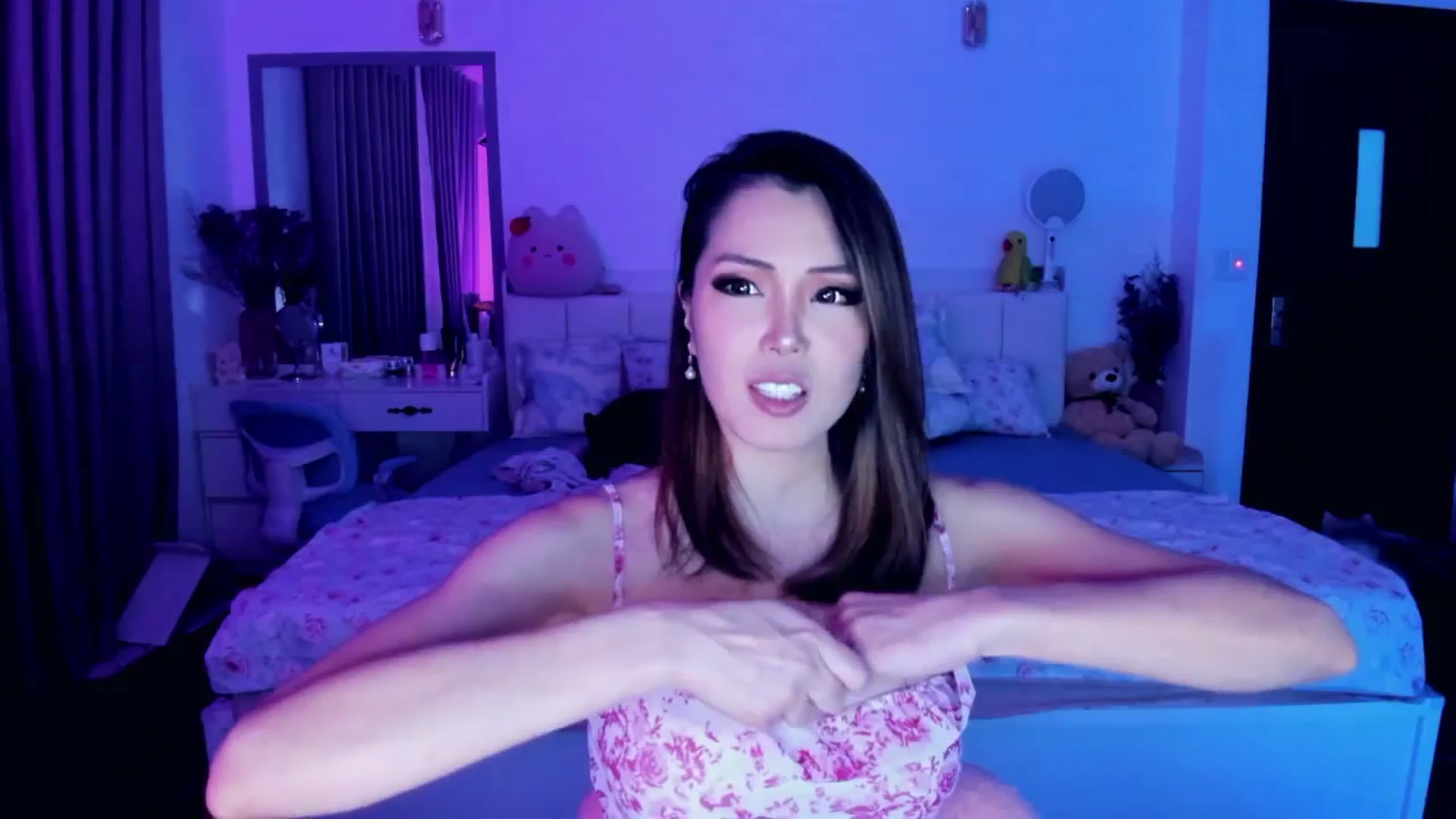 Gallery image thumbnail from Haru_'s myfreecams stream on, 06/10/2025, 06:07 image 2 of 20