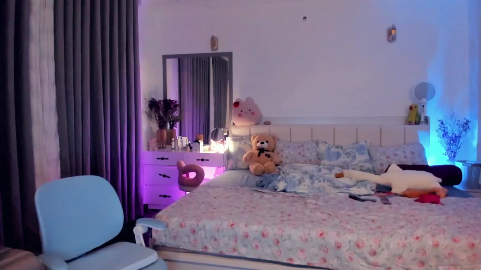 Gallery image thumbnail from Haru_'s myfreecams stream on, 06/14/2025, 06:02 image 11 of 20