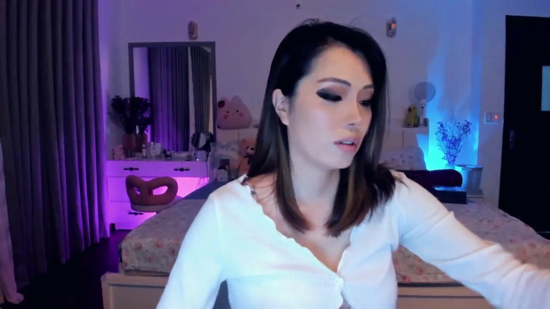 Gallery image thumbnail from Haru_'s myfreecams stream on, 06/14/2025, 06:02 image 2 of 20