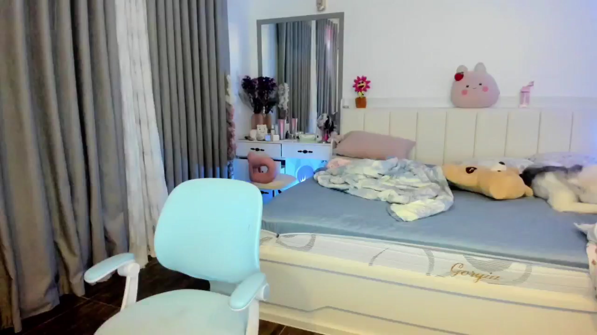 Gallery image thumbnail from Haru_'s myfreecams stream on, 08/08/2025, 05:39 image 1 of 20