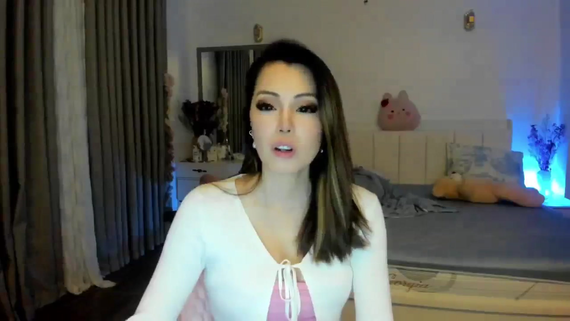 Gallery image thumbnail from Haru_'s myfreecams stream on, 08/13/2025, 05:33 image 6 of 20