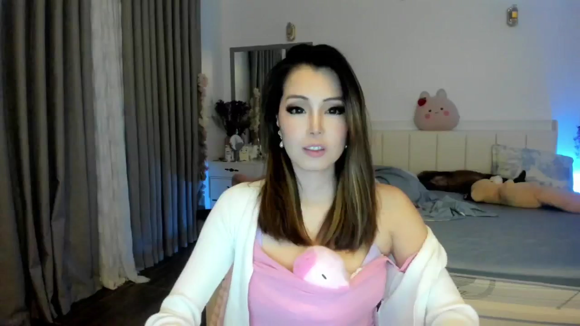 Gallery image thumbnail from Haru_'s myfreecams stream on, 08/13/2025, 05:51 image 6 of 20