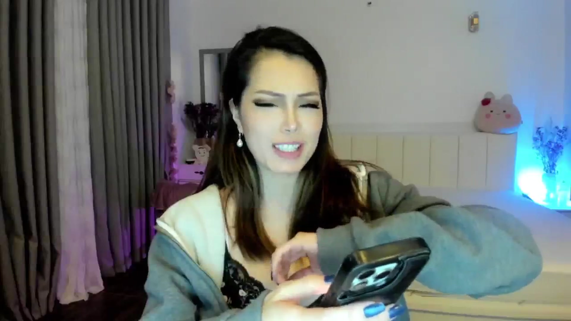 Gallery image thumbnail from Haru_'s myfreecams stream on, 08/31/2025, 06:58 image 12 of 20