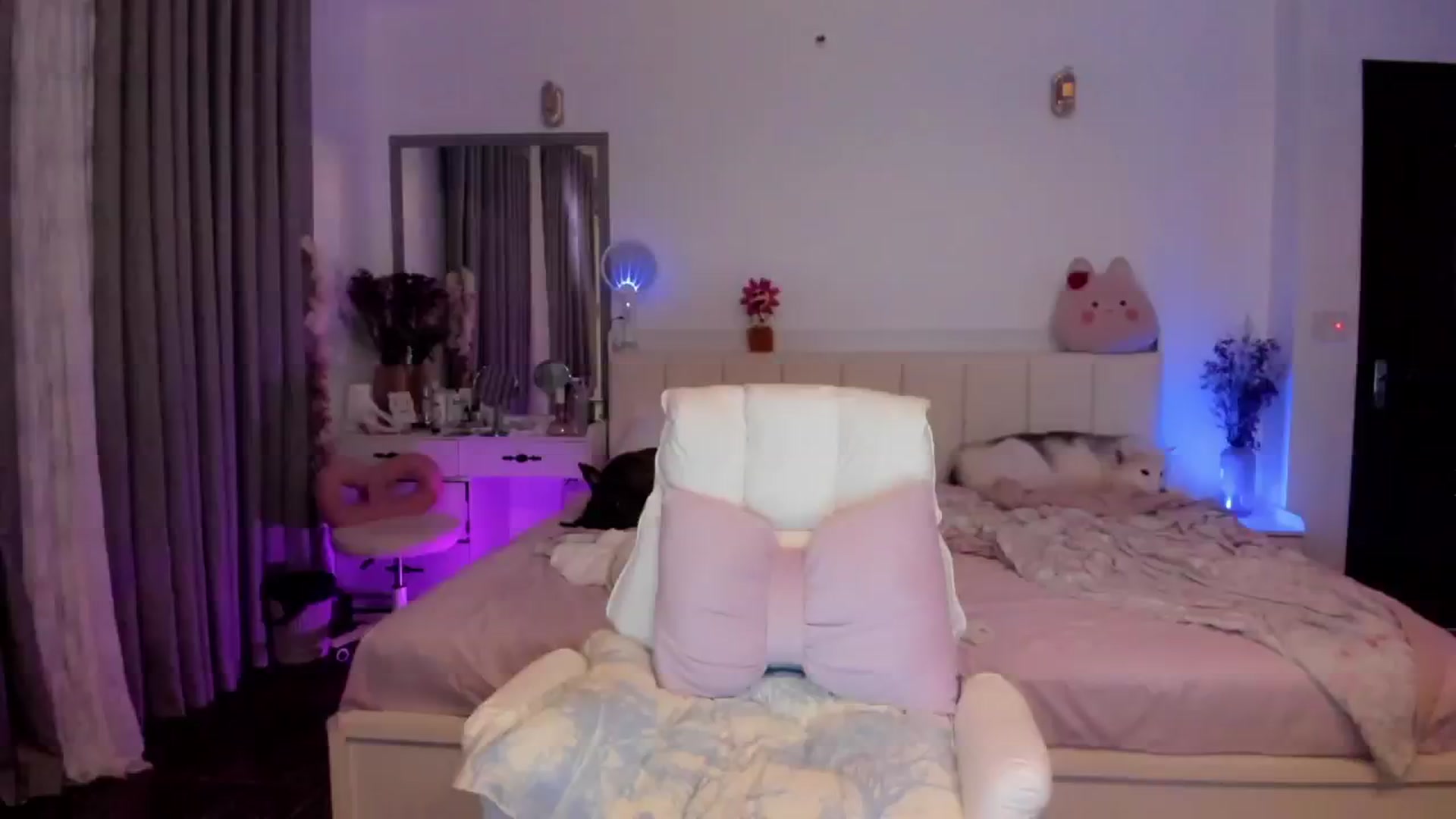 Gallery image thumbnail from Haru_'s myfreecams stream on, 09/14/2025, 04:51 image 1 of 20