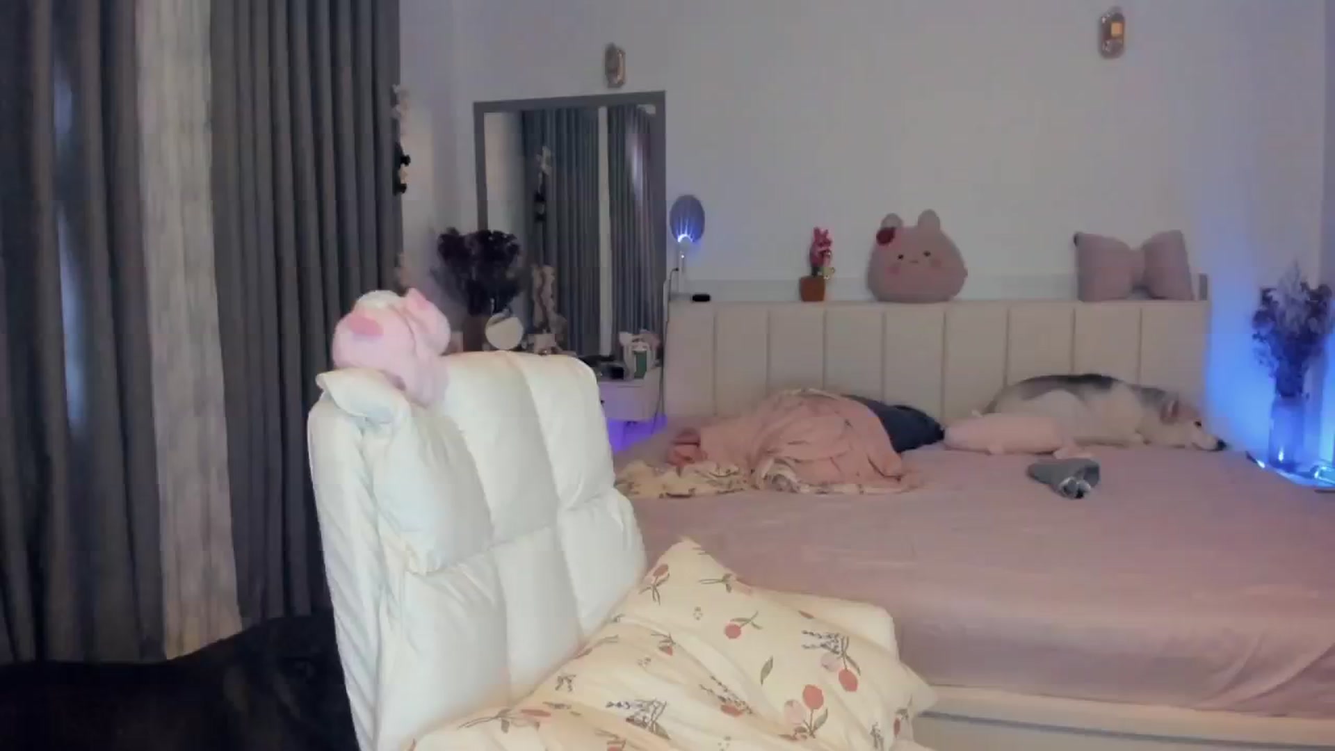 Gallery image thumbnail from Haru_'s myfreecams stream on, 10/19/2025, 05:01 image 1 of 20