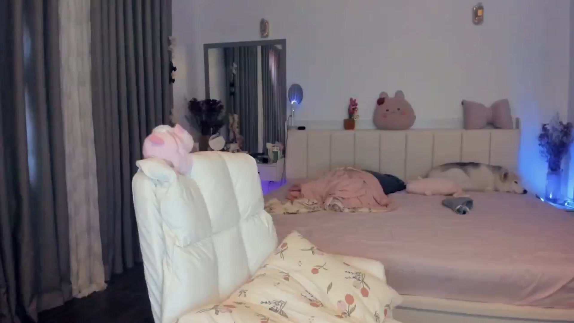 Gallery image thumbnail from Haru_'s myfreecams stream on, 10/19/2025, 05:01 image 2 of 20