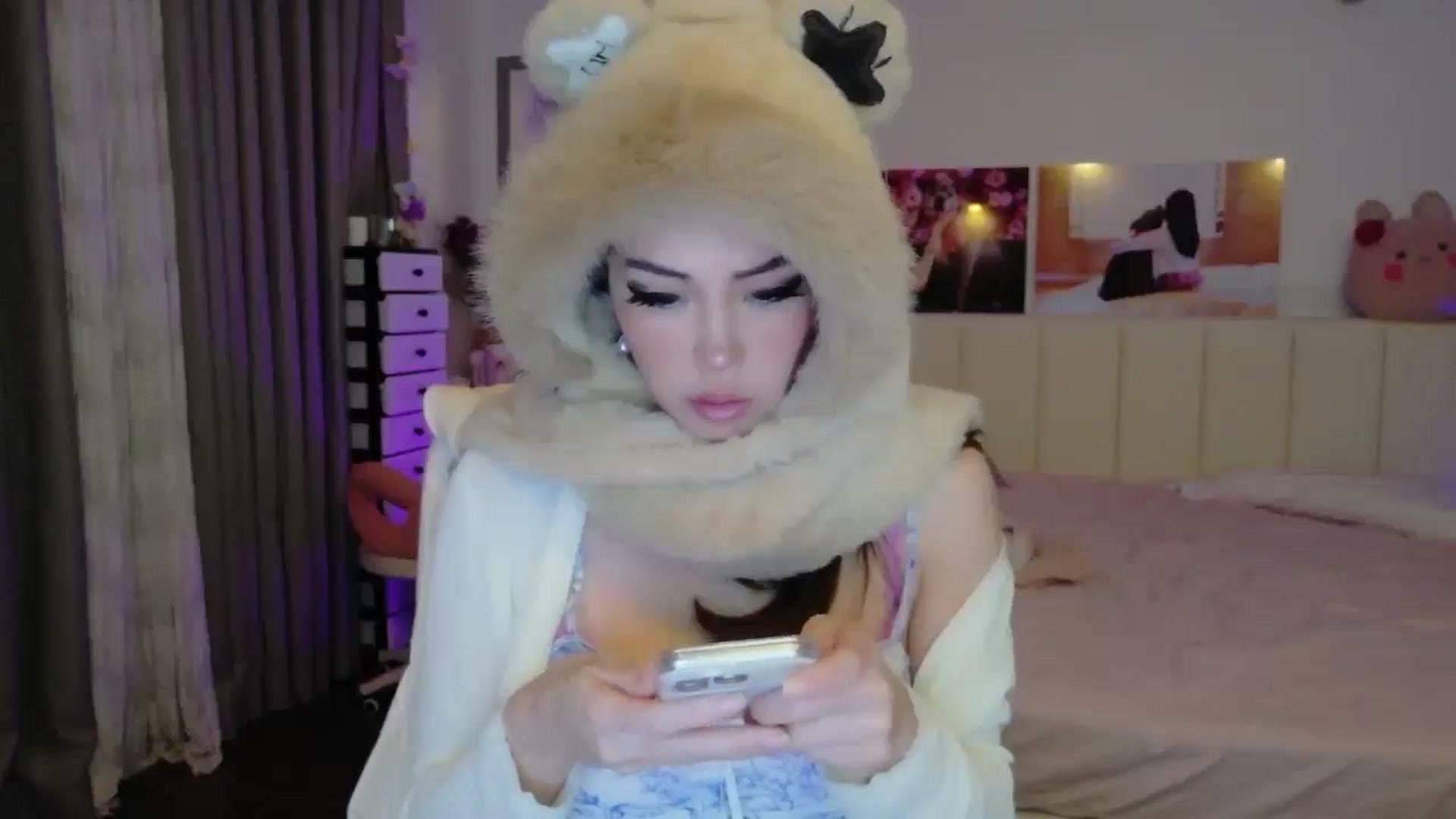 Gallery image thumbnail from Haru_'s myfreecams stream on, 01/29/2026, 04:44 image 9 of 20