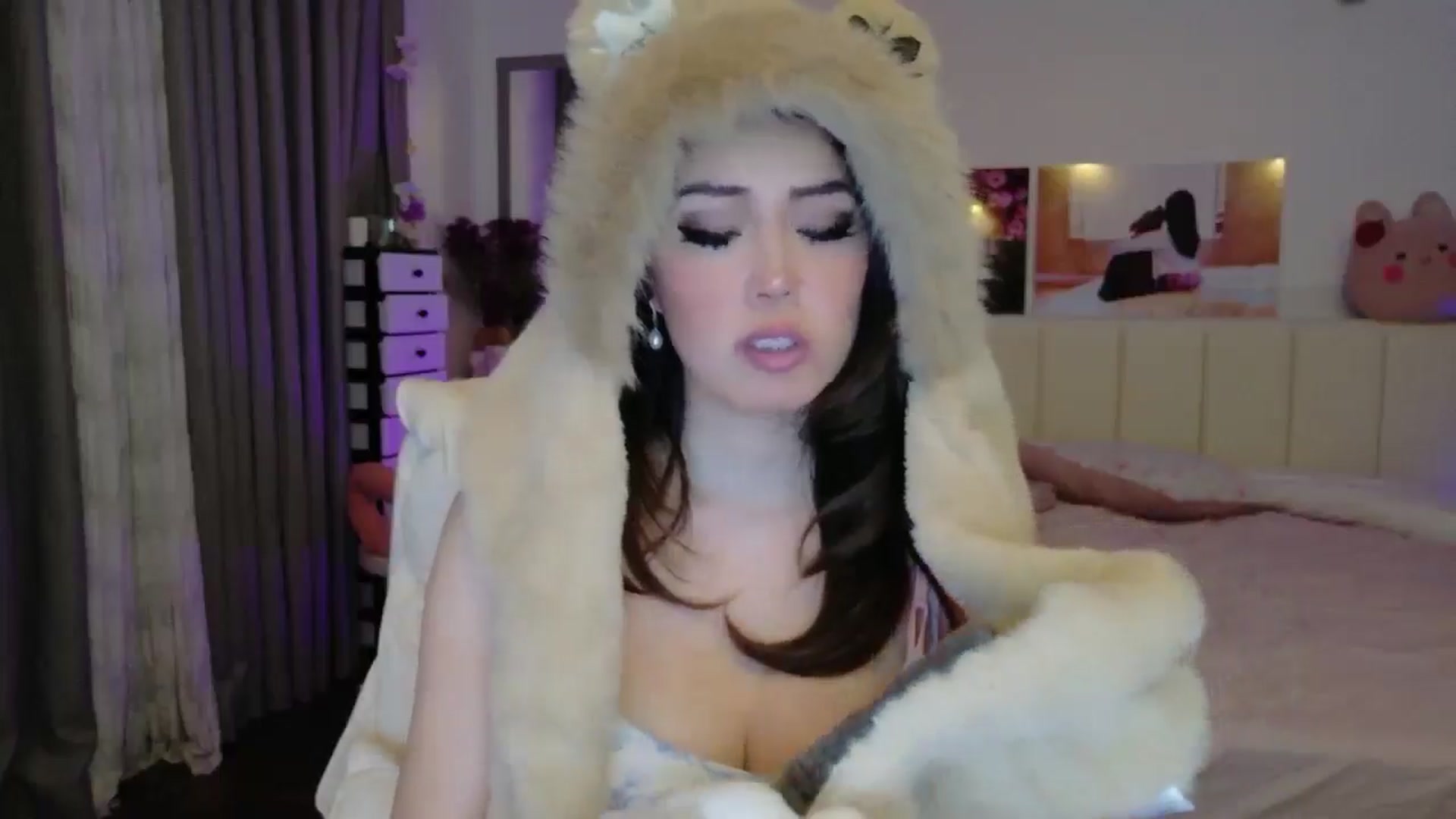 Gallery image thumbnail from Haru_'s myfreecams stream on, 01/29/2026, 04:44 image 17 of 20