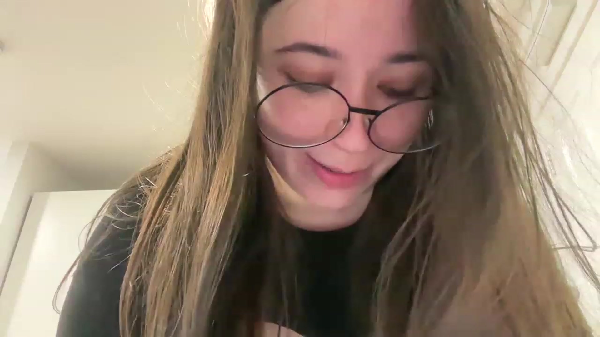 Gallery image thumbnail from Hasymura's myfreecams stream on, 03/03/2023, 20:08 image 2 of 20