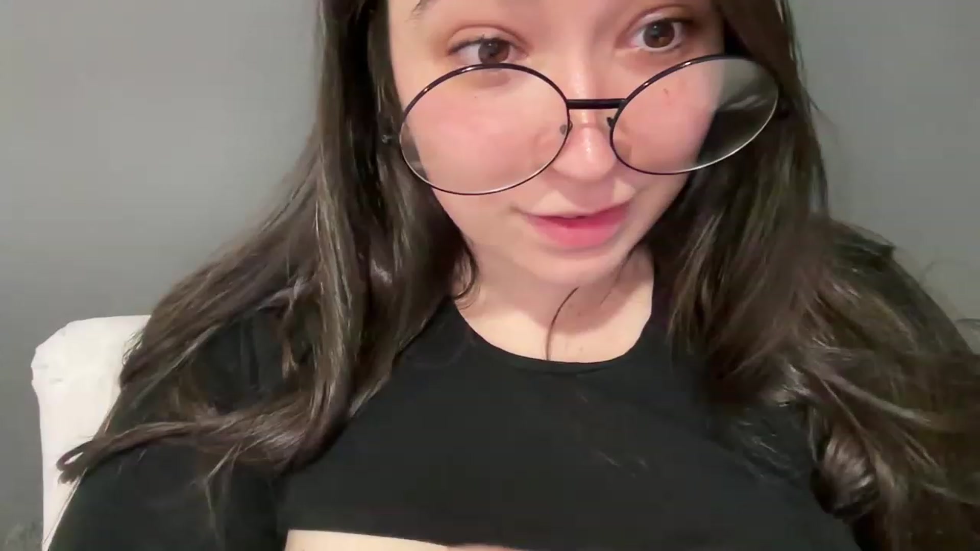 Gallery image thumbnail from Hasymura's myfreecams stream on, 03/04/2023, 01:59 image 9 of 20