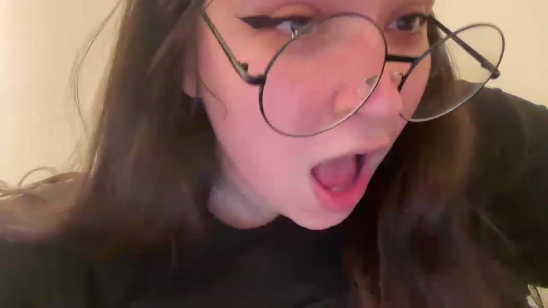 Gallery image thumbnail from Hasymura's myfreecams stream on, 03/20/2023, 01:20 image 15 of 20