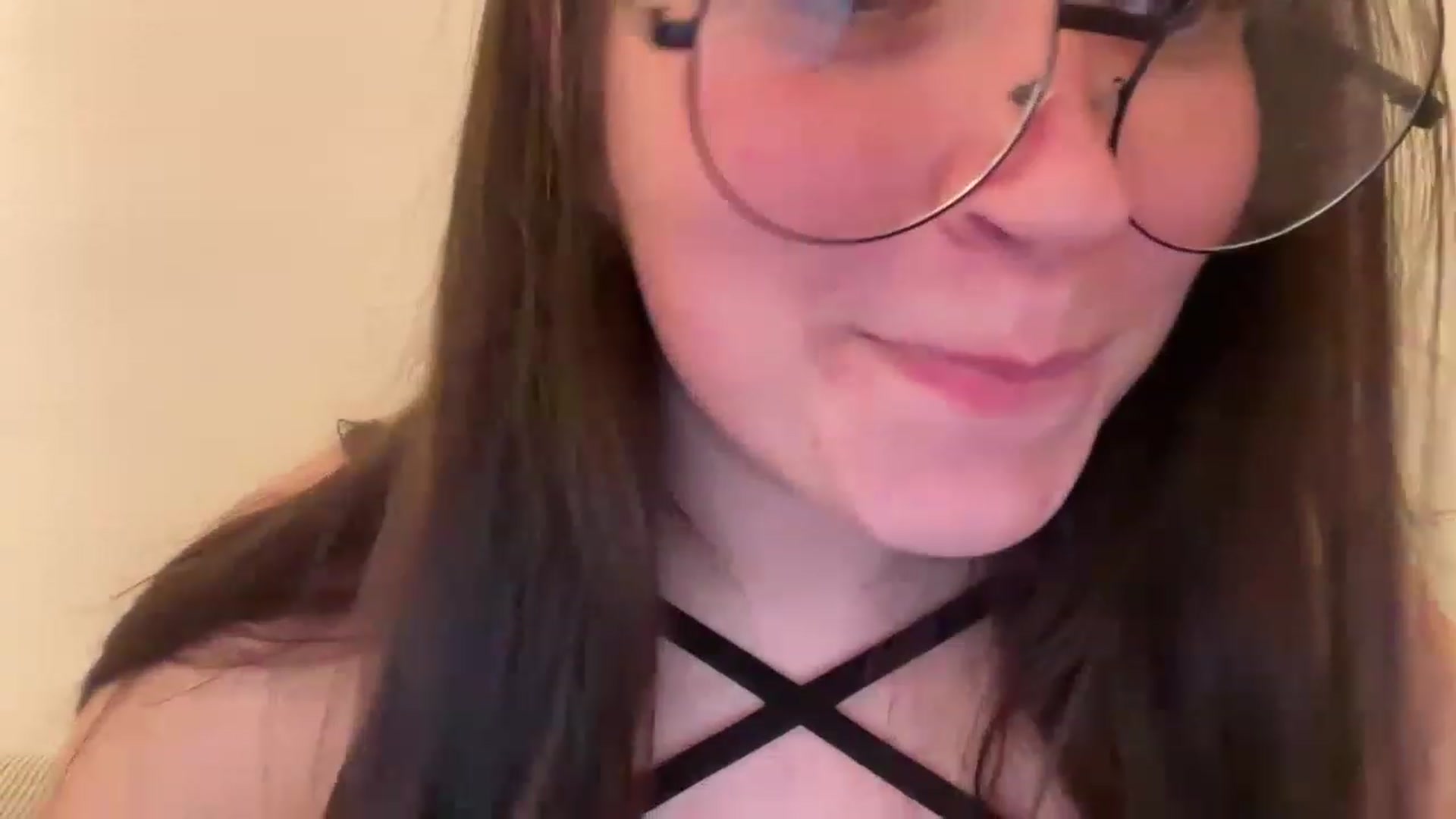 Gallery image thumbnail from Hasymura's myfreecams stream on, 03/26/2023, 02:56 image 12 of 20