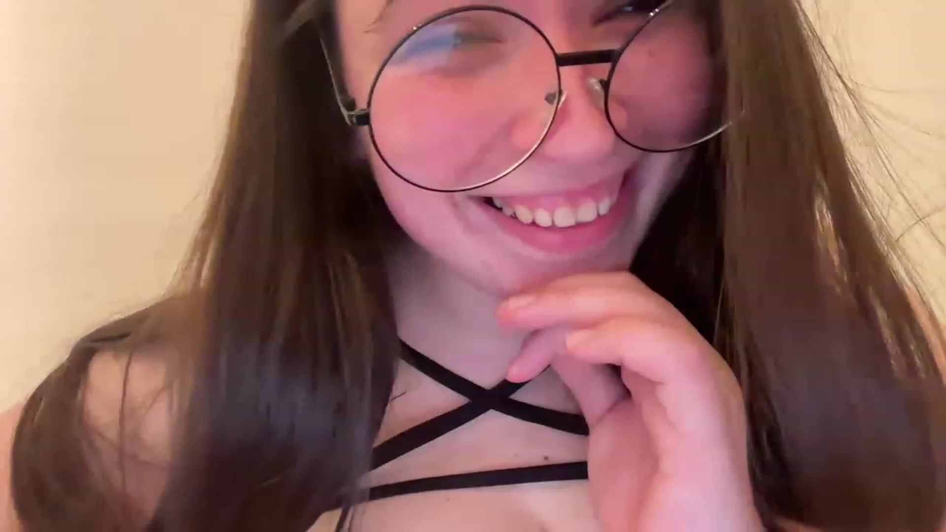 Gallery image thumbnail from Hasymura's myfreecams stream on, 03/26/2023, 02:56 image 8 of 20