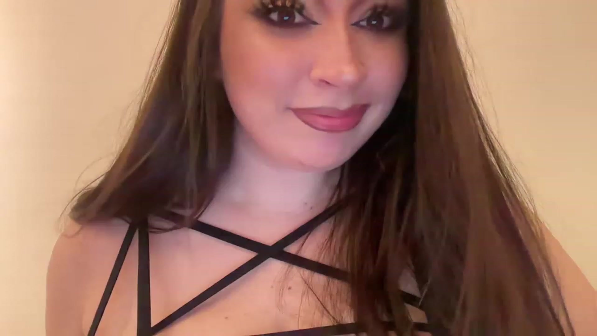 Gallery image thumbnail from Hasymura's myfreecams stream on, 03/30/2023, 02:34 image 14 of 20