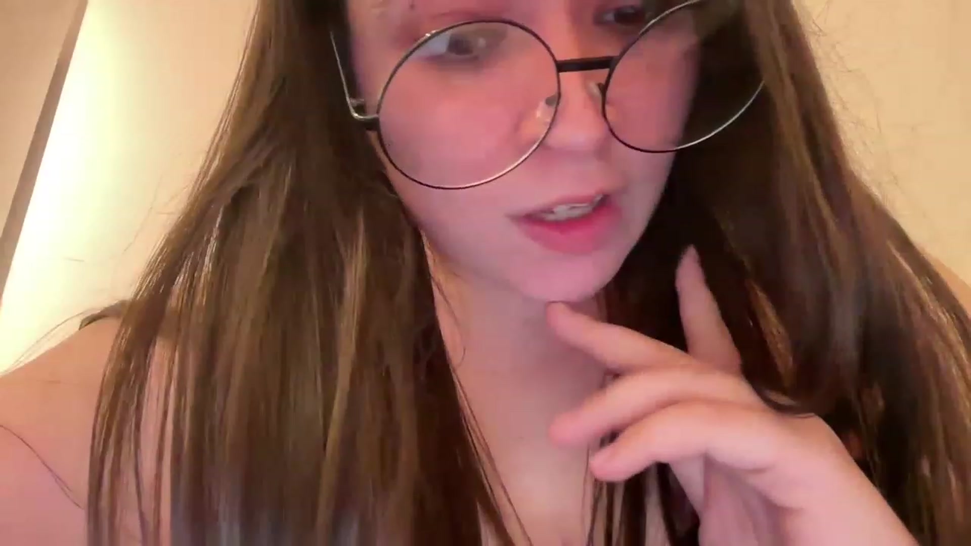 Gallery image thumbnail from Hasymura's myfreecams stream on, 04/04/2023, 04:31 image 17 of 20