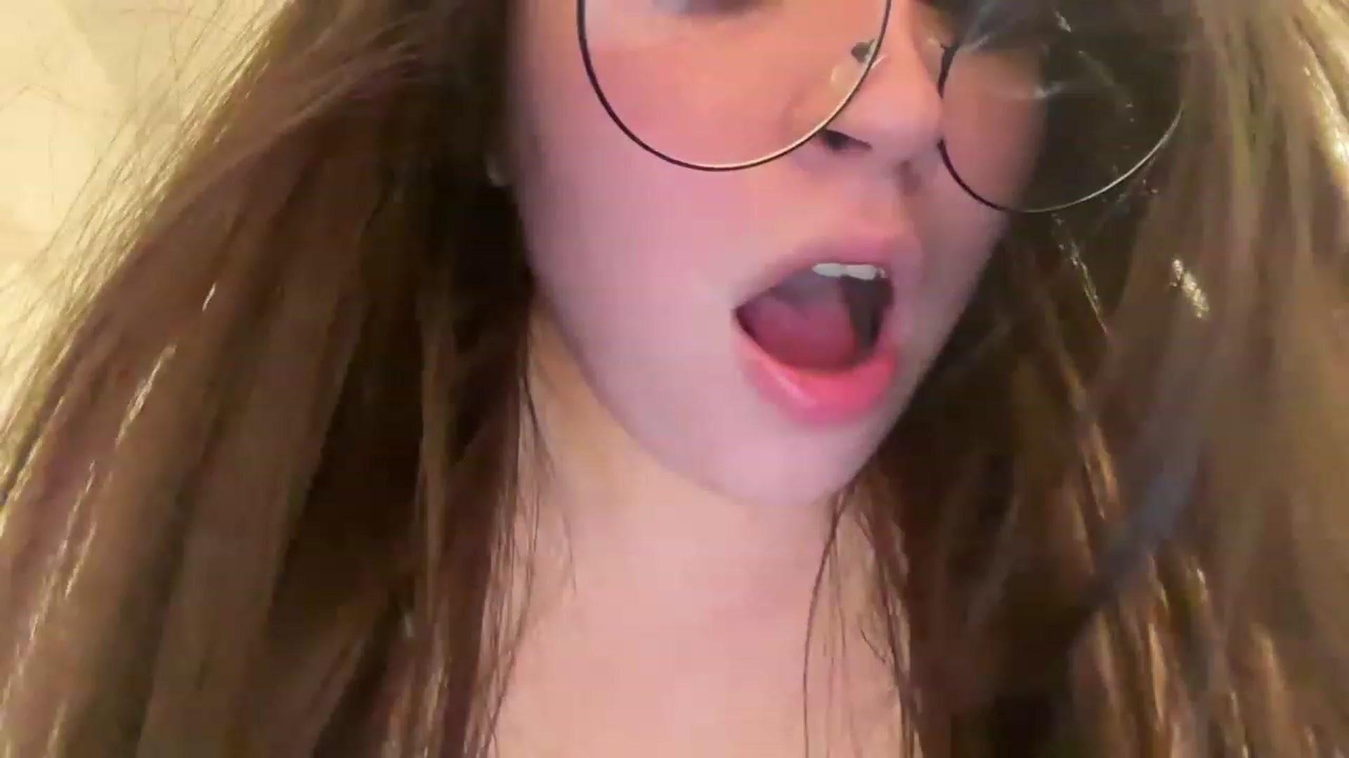 Gallery image thumbnail from Hasymura's myfreecams stream on, 04/04/2023, 04:31 image 5 of 20