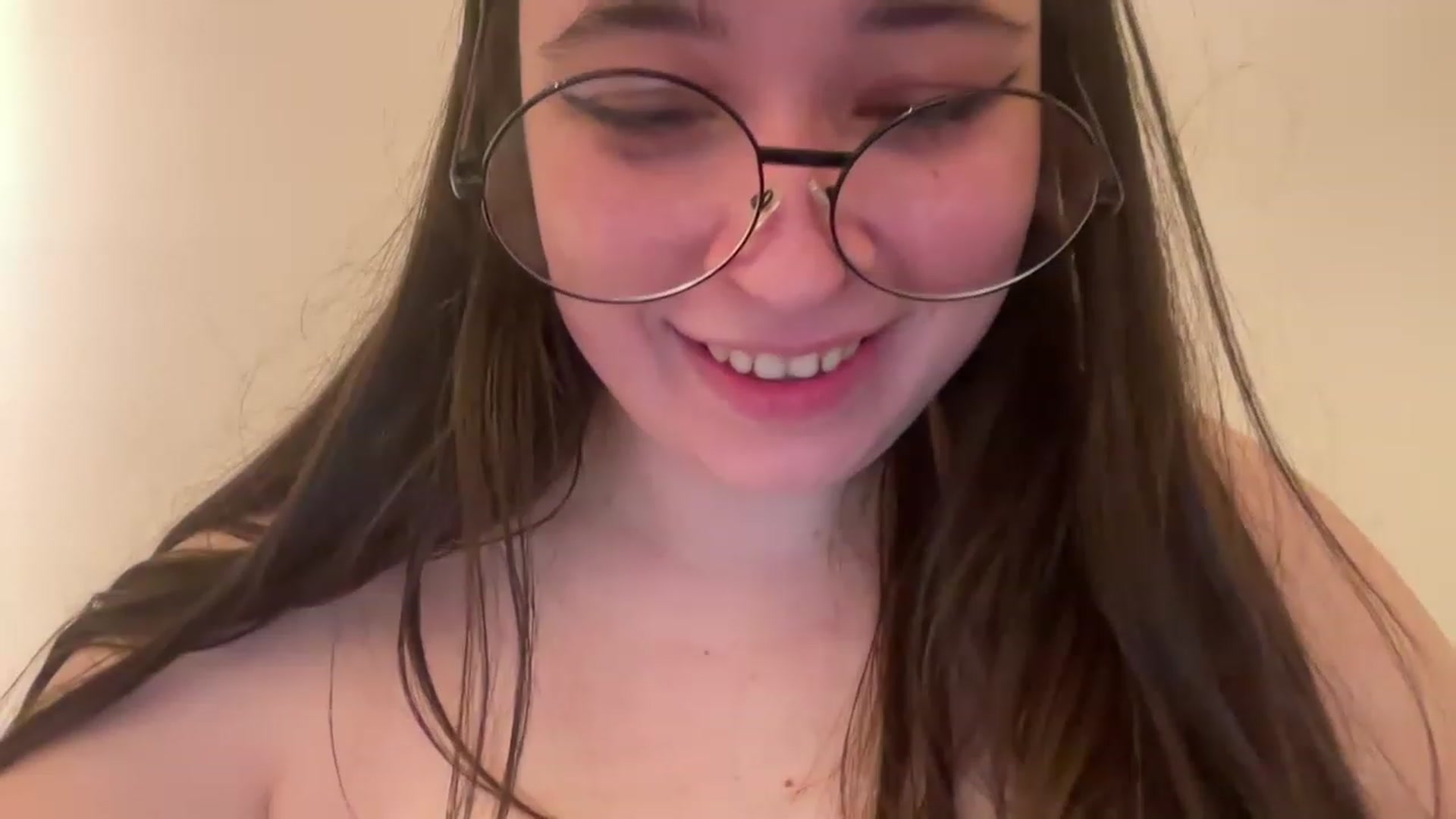 Gallery image thumbnail from Hasymura's myfreecams stream on, 04/06/2023, 02:10 image 7 of 20