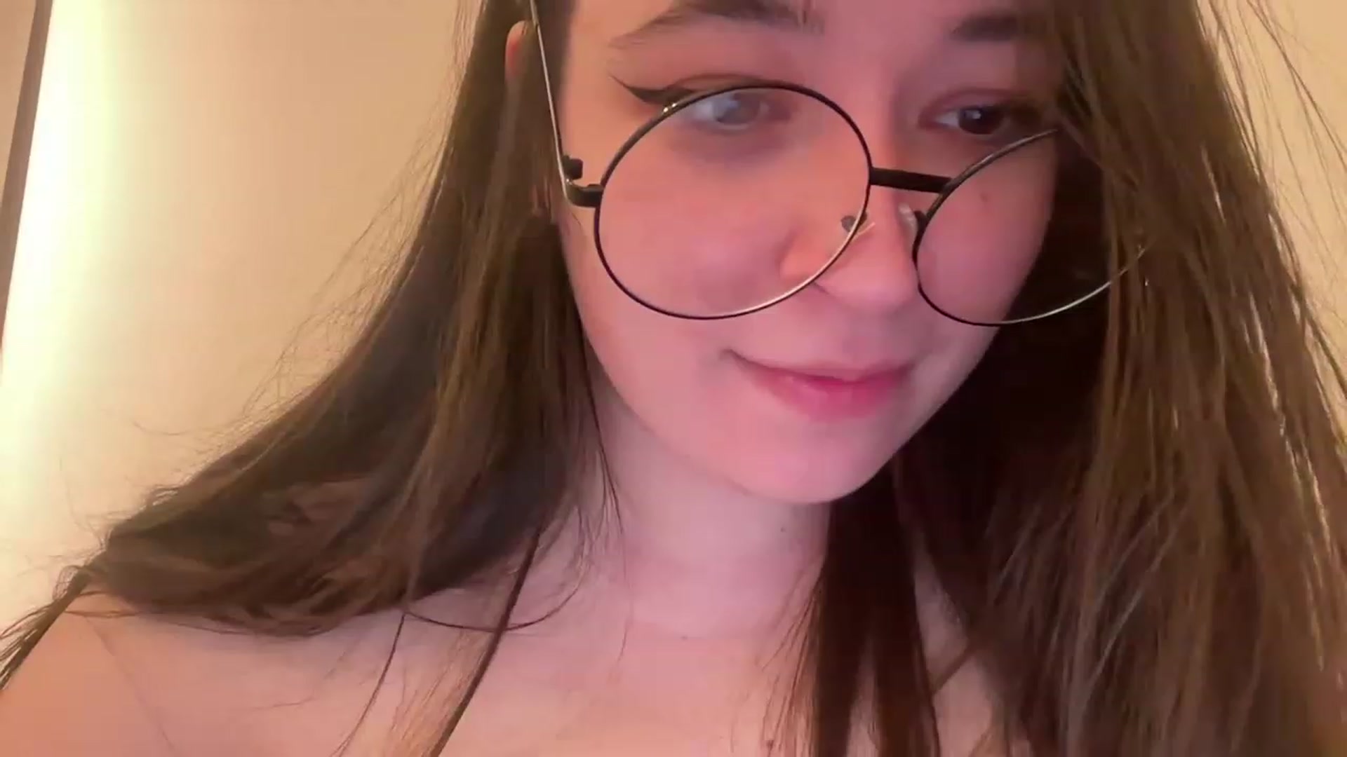 Gallery image thumbnail from Hasymura's myfreecams stream on, 04/06/2023, 02:10 image 2 of 20