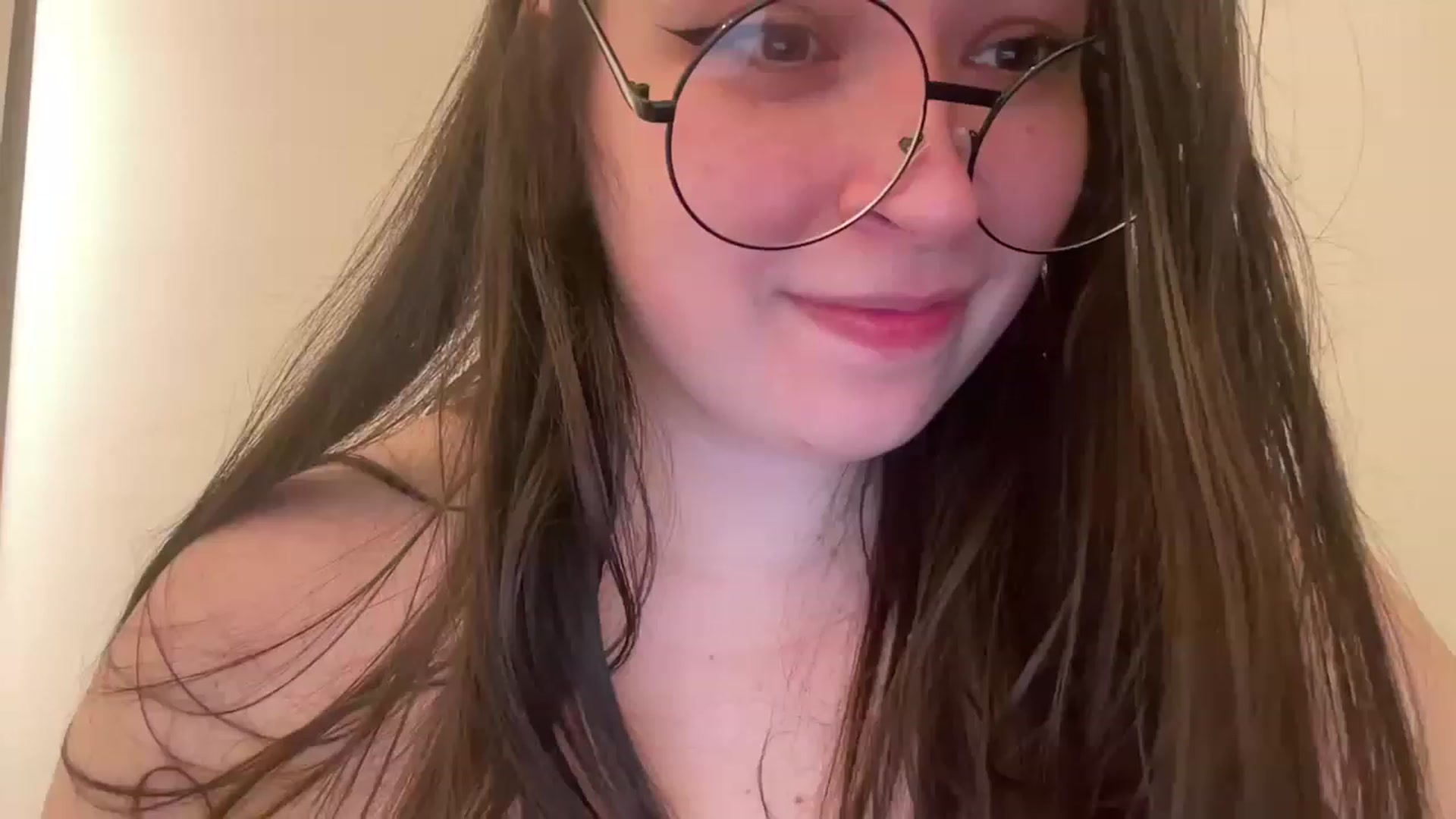 Gallery image thumbnail from Hasymura's myfreecams stream on, 04/06/2023, 02:28 image 2 of 20