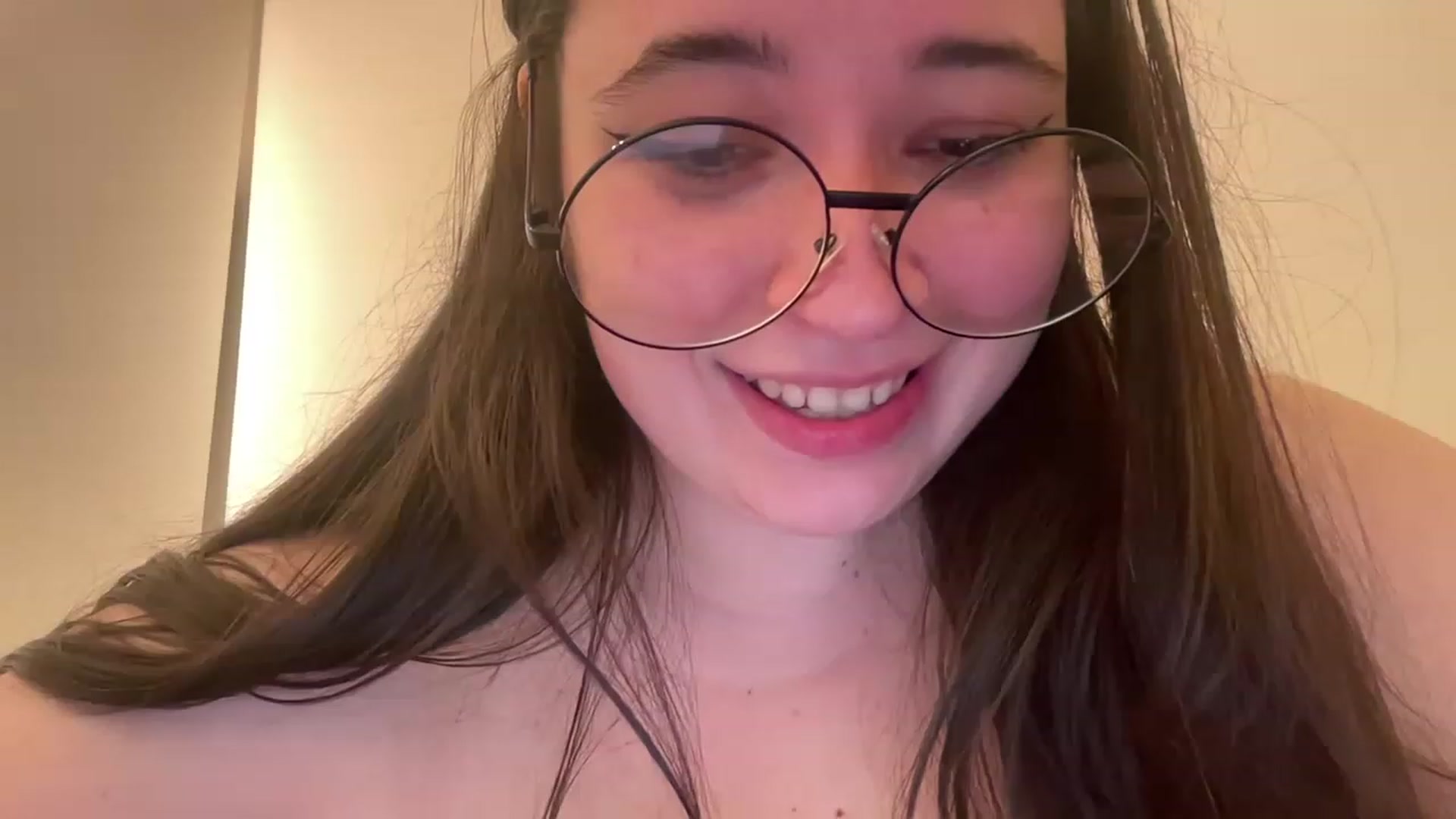 Gallery image thumbnail from Hasymura's myfreecams stream on, 04/06/2023, 02:28 image 19 of 20