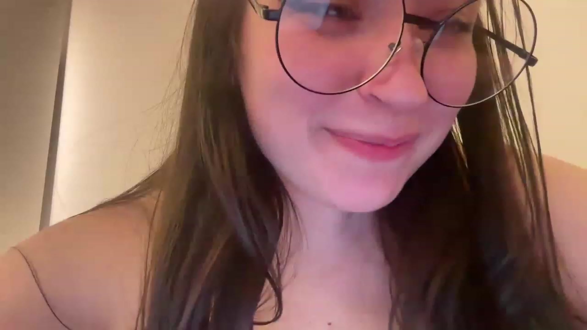 Gallery image thumbnail from Hasymura's myfreecams stream on, 04/06/2023, 02:28 image 15 of 20