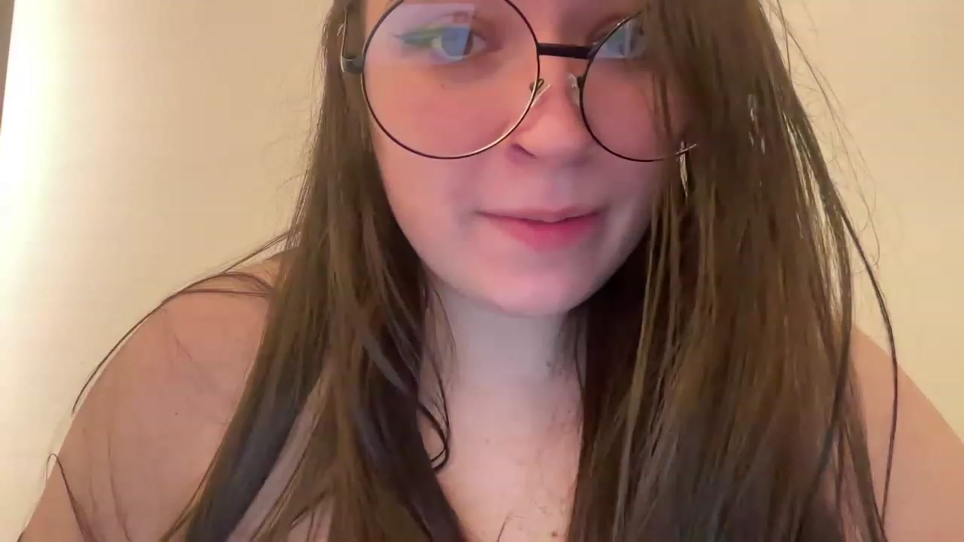 Gallery image thumbnail from Hasymura's myfreecams stream on, 04/06/2023, 02:28 image 4 of 20