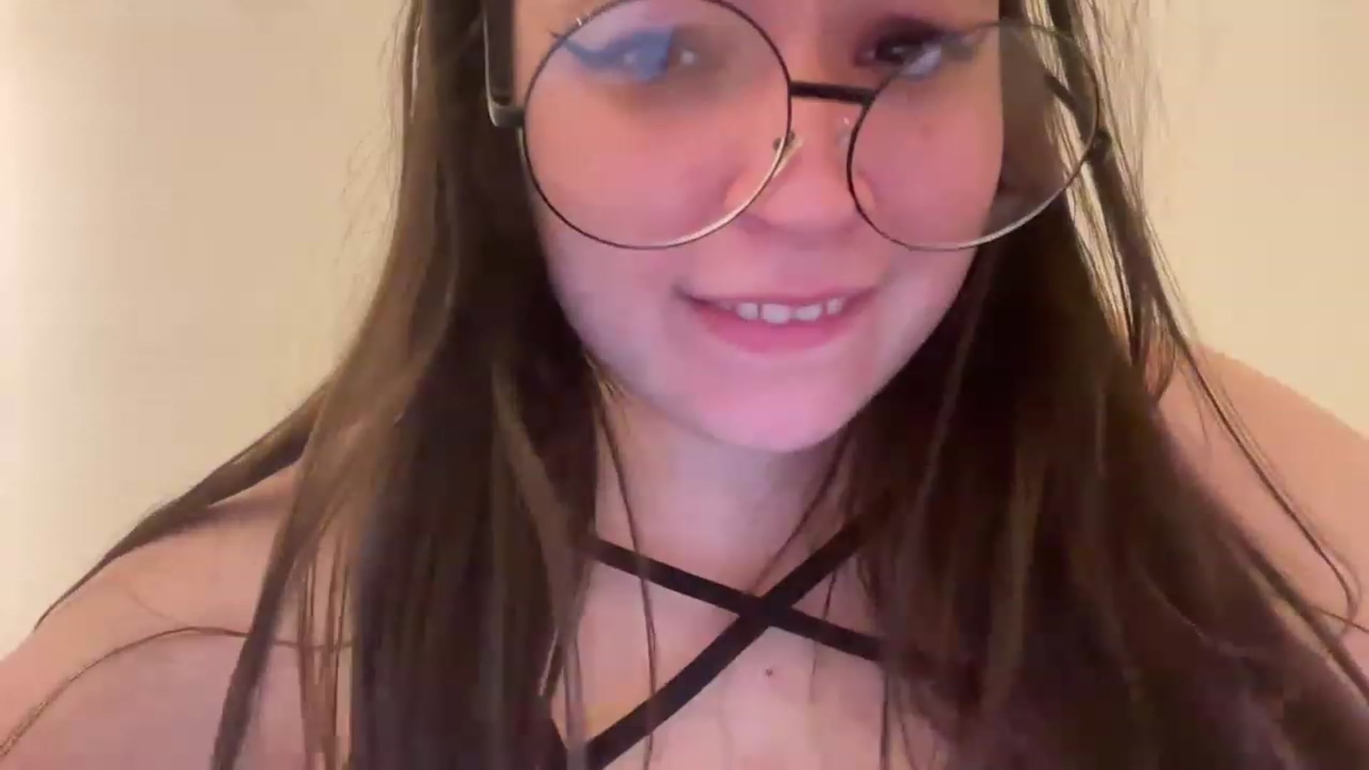 Gallery image thumbnail from Hasymura's myfreecams stream on, 04/08/2023, 24:30 image 20 of 20