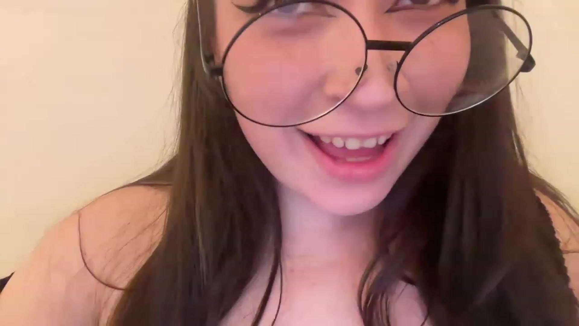 Gallery image thumbnail from Hasymura's myfreecams stream on, 04/08/2023, 18:50 image 20 of 20