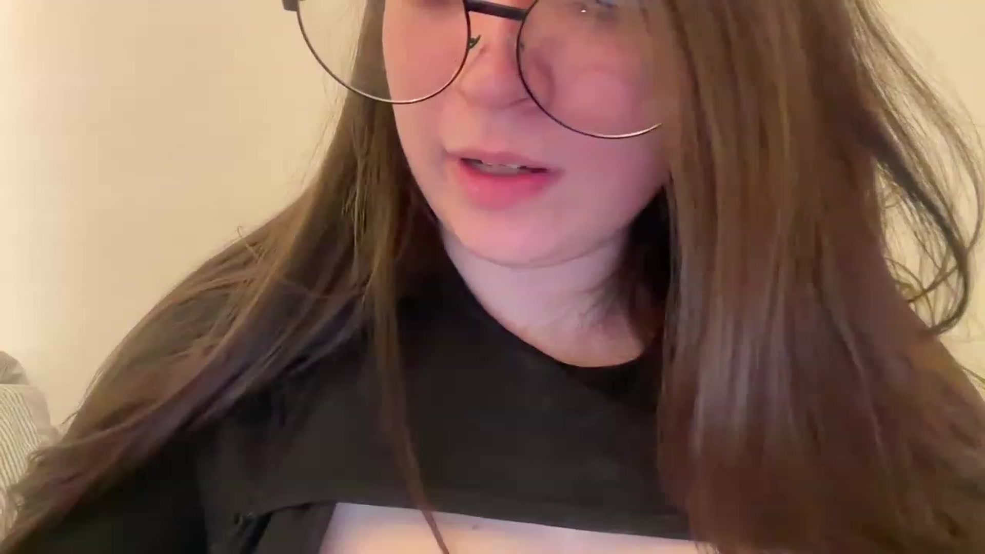 Gallery image thumbnail from Hasymura's myfreecams stream on, 04/09/2023, 22:47 image 13 of 20