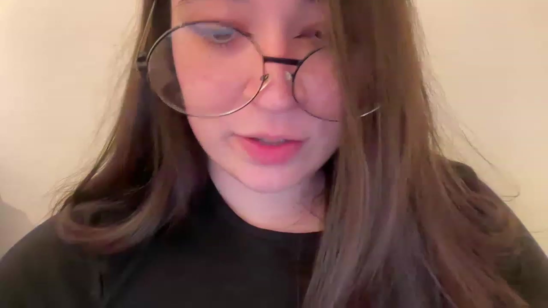 Gallery image thumbnail from Hasymura's myfreecams stream on, 04/09/2023, 22:47 image 7 of 20