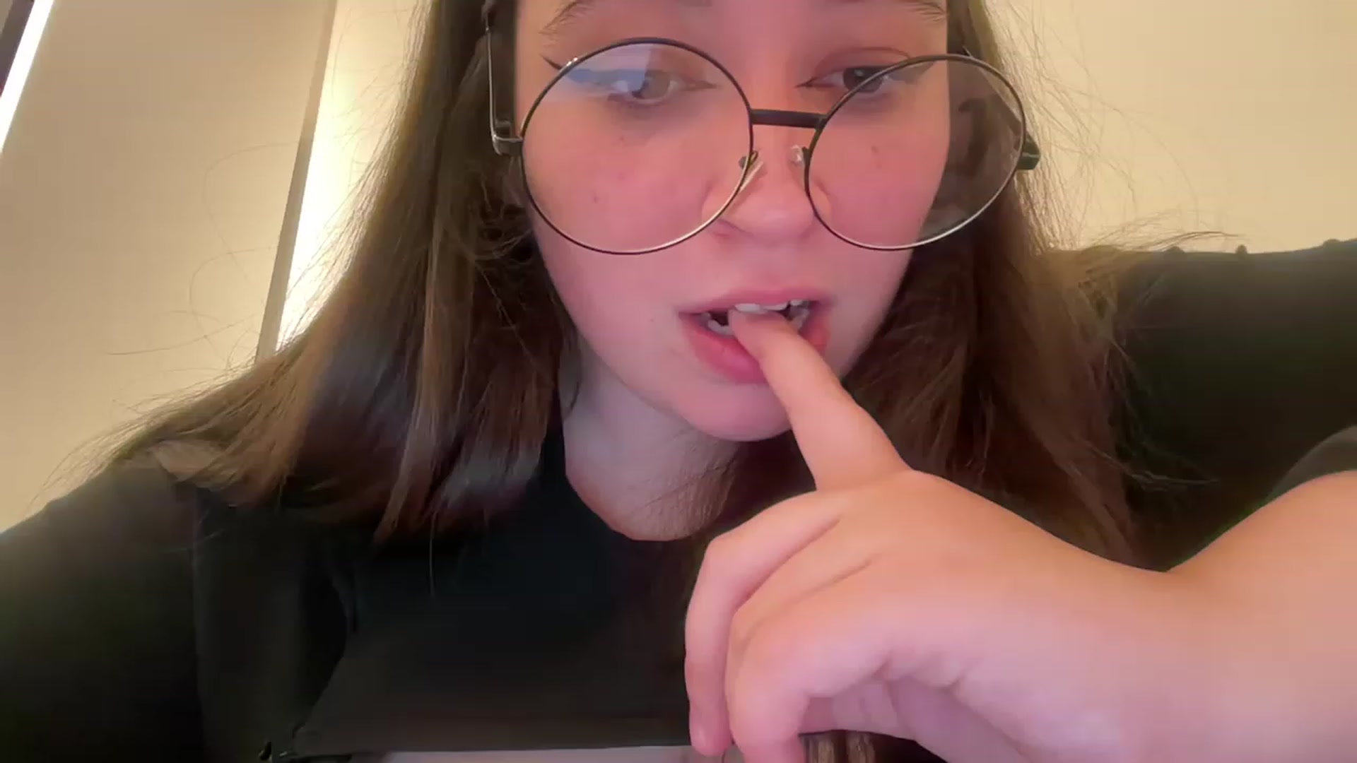Gallery image thumbnail from Hasymura's myfreecams stream on, 04/09/2023, 23:51 image 20 of 20